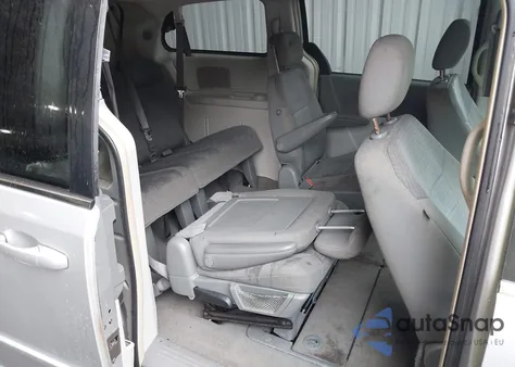 2009 Chrysler Town & Country Lx from USA, damaged, VIN 2A8HR44E59R570092